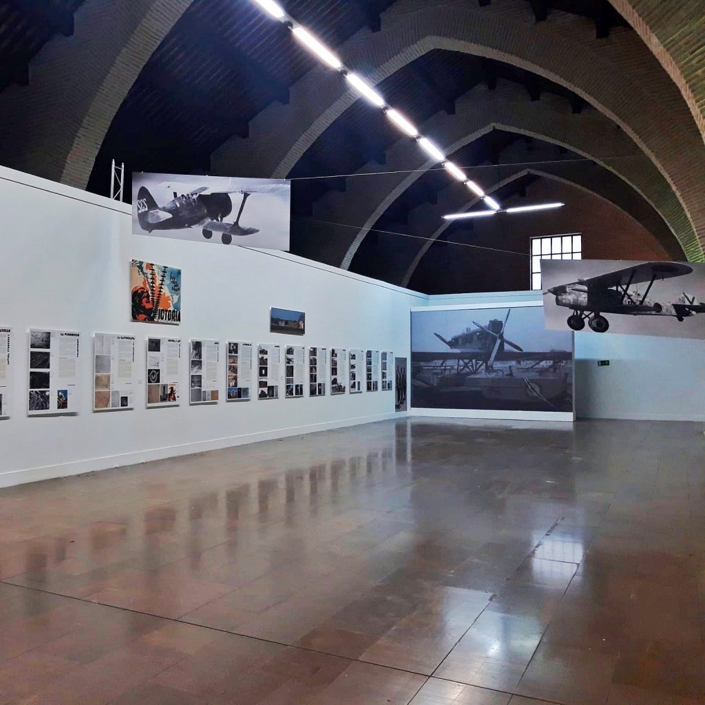 Las Reales Atarazanas acogen una exposición sobre los campos de aviación construidos en Valencia durante la II República